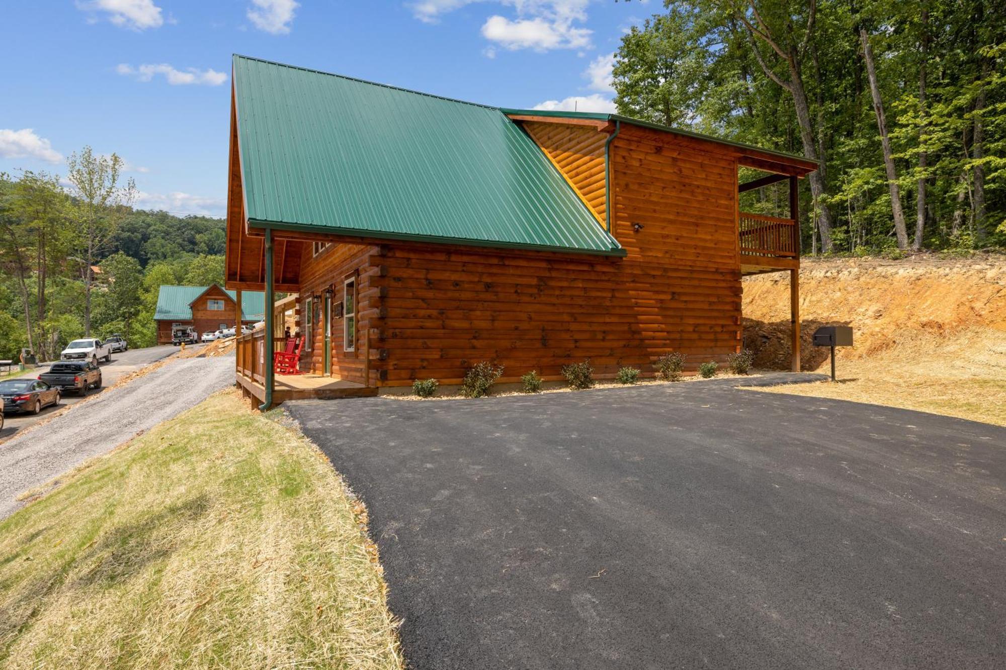 The 3 Bears Is A Newly Built 3 Bedroom Cabin Only 3 Minutes From The Parkway! Pigeon Forge Dış mekan fotoğraf