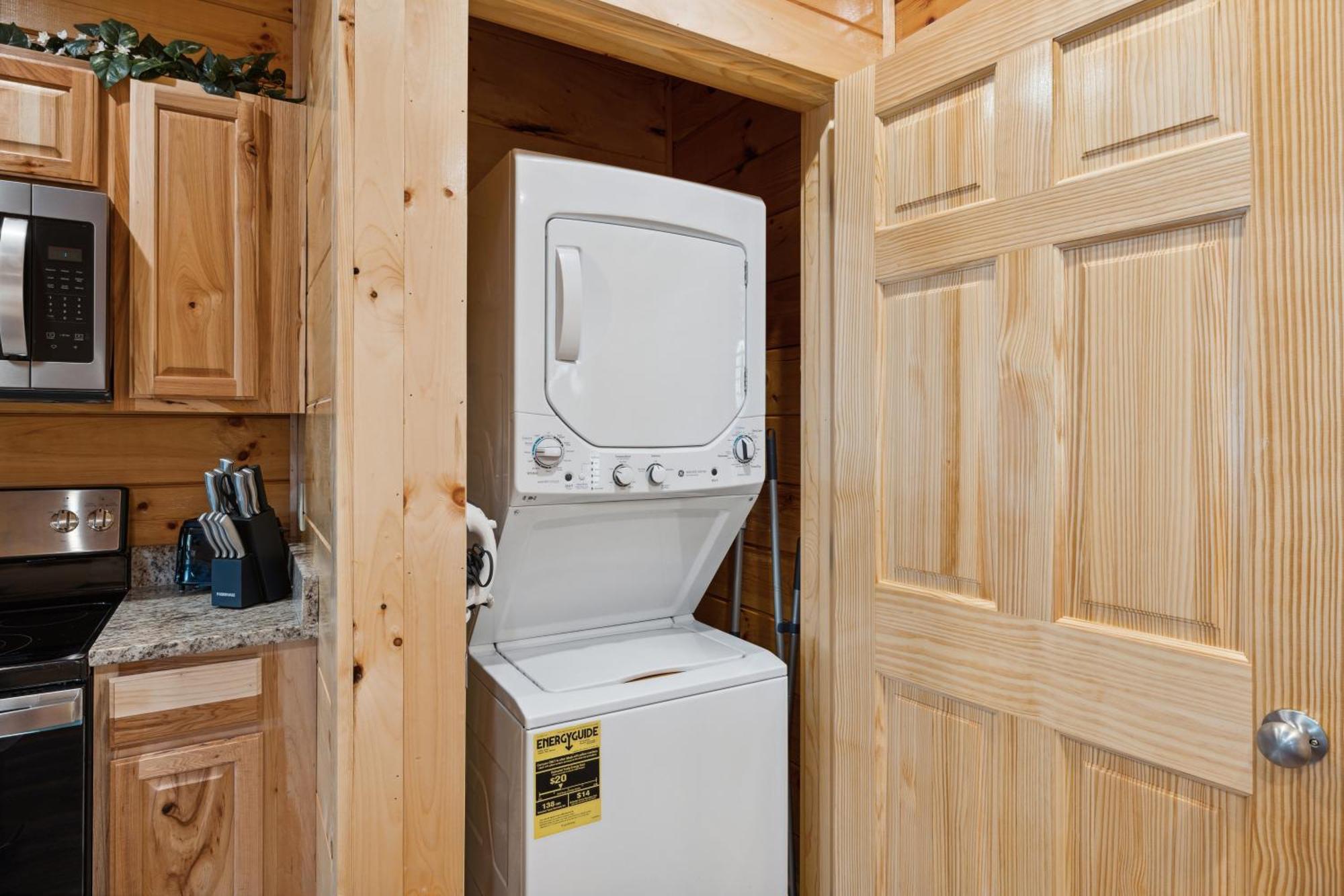 The 3 Bears Is A Newly Built 3 Bedroom Cabin Only 3 Minutes From The Parkway! Pigeon Forge Dış mekan fotoğraf