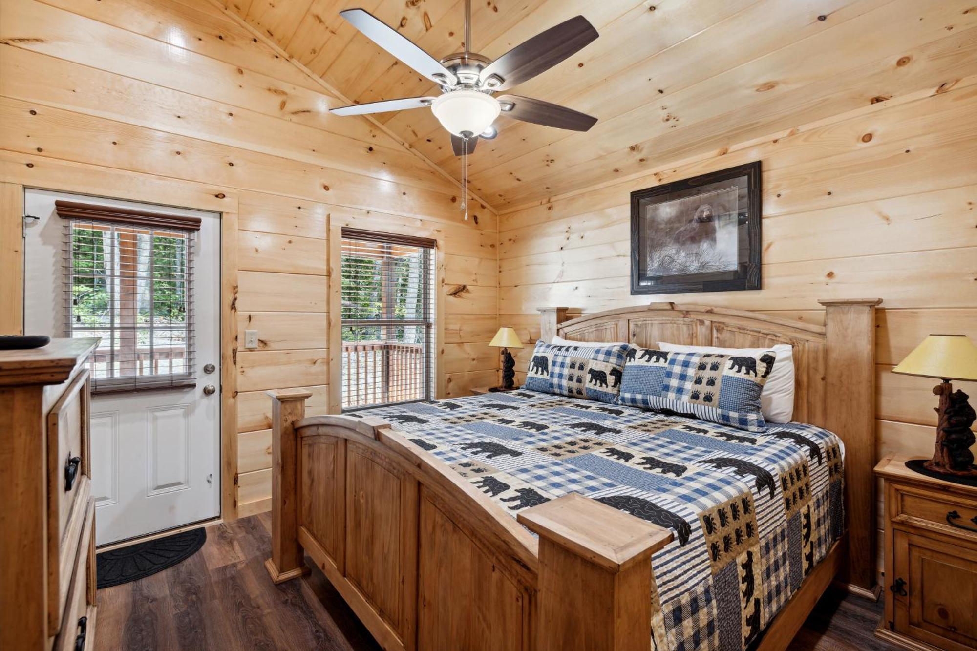 The 3 Bears Is A Newly Built 3 Bedroom Cabin Only 3 Minutes From The Parkway! Pigeon Forge Dış mekan fotoğraf