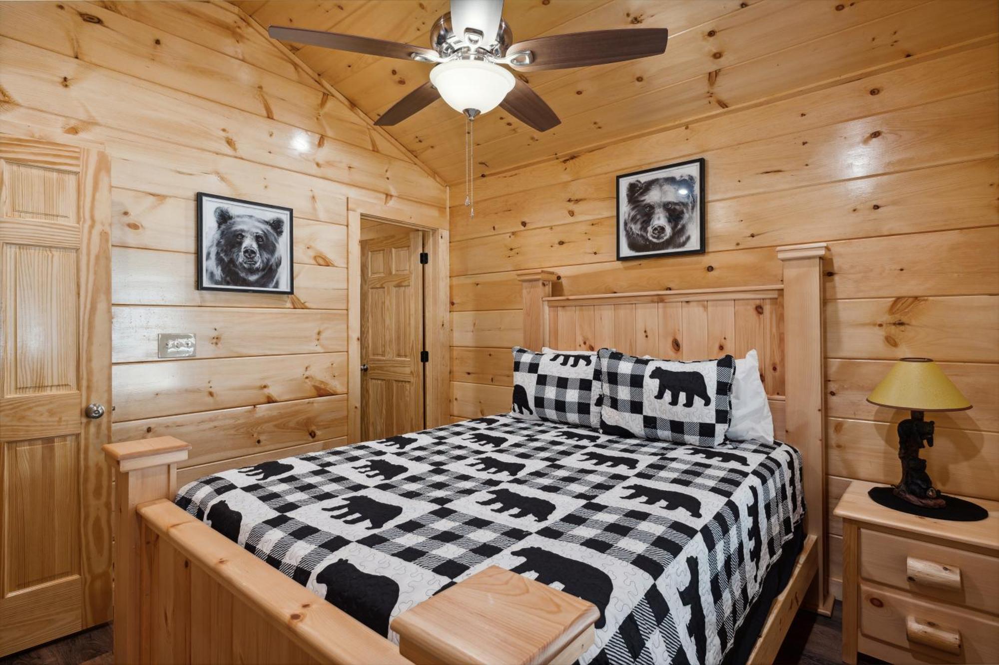 The 3 Bears Is A Newly Built 3 Bedroom Cabin Only 3 Minutes From The Parkway! Pigeon Forge Dış mekan fotoğraf