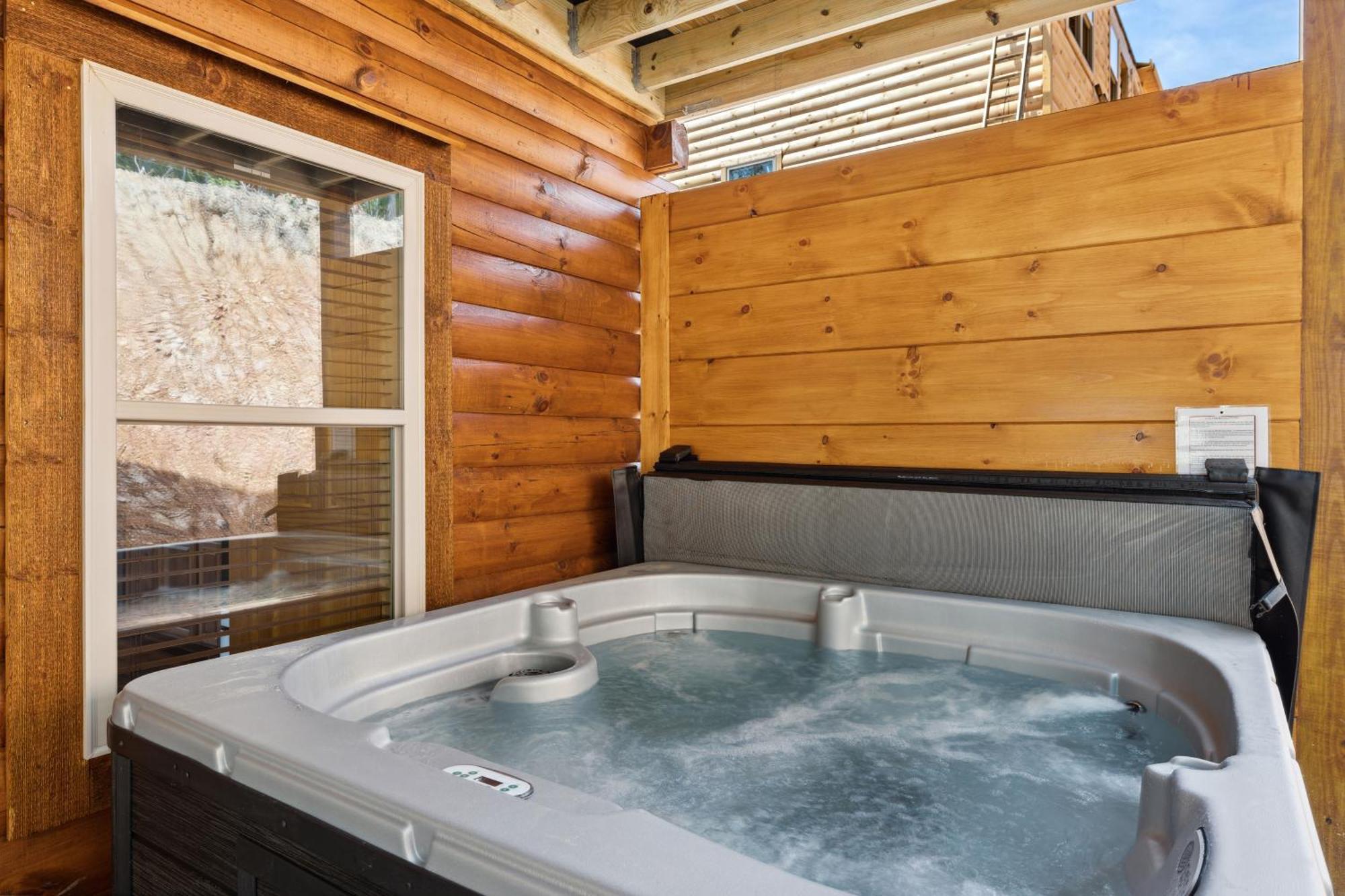The 3 Bears Is A Newly Built 3 Bedroom Cabin Only 3 Minutes From The Parkway! Pigeon Forge Dış mekan fotoğraf
