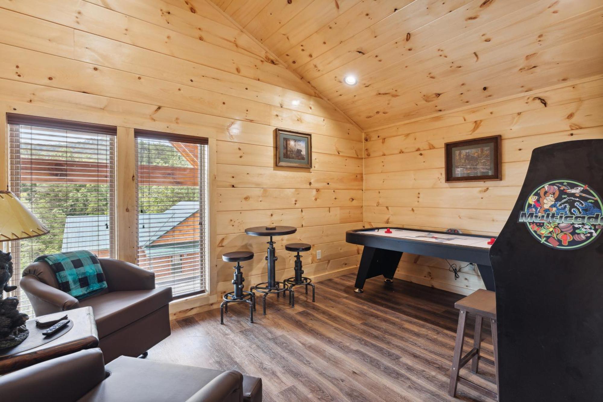 The 3 Bears Is A Newly Built 3 Bedroom Cabin Only 3 Minutes From The Parkway! Pigeon Forge Dış mekan fotoğraf
