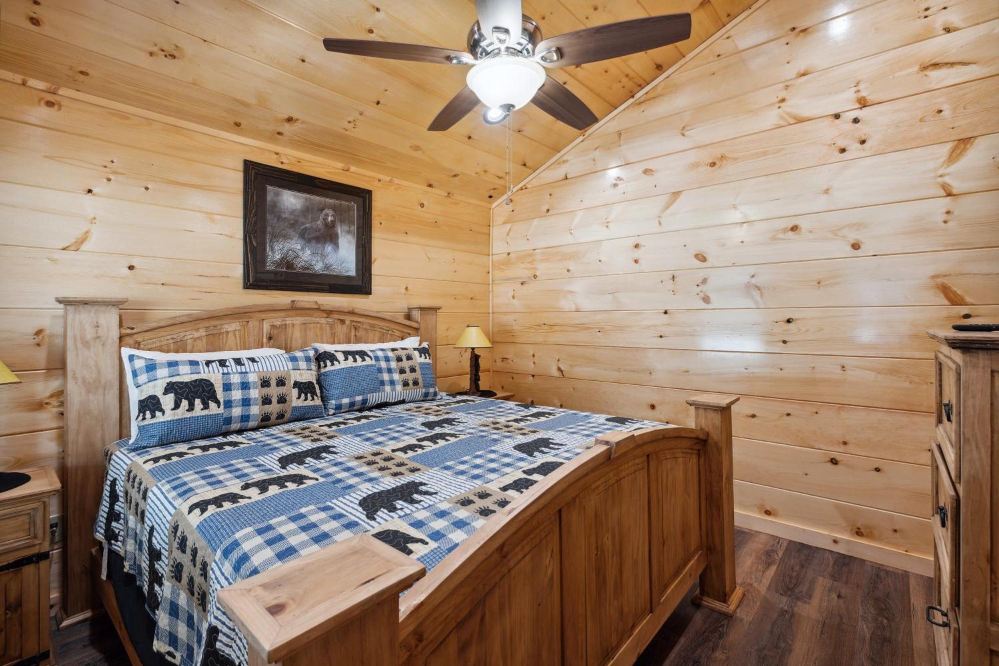 The 3 Bears Is A Newly Built 3 Bedroom Cabin Only 3 Minutes From The Parkway! Pigeon Forge Dış mekan fotoğraf